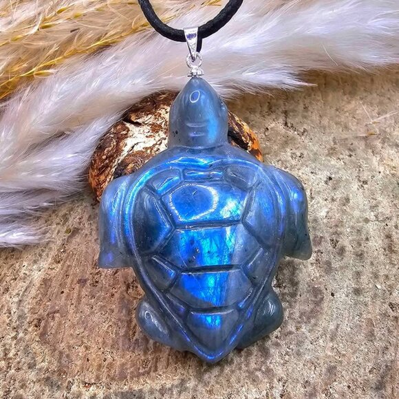Nature Labradorite Carved Big Sea Turtle Pendant Necklace - Picture 1 of 9